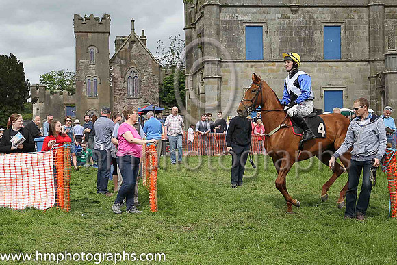 01st KINNACALLY and J C Barry ( 4 ,Antrim (H) - BLACK,white cross belts; blue sleeves; yellow cap ) Trainer: Paul McAleese,, Owner : William Logan