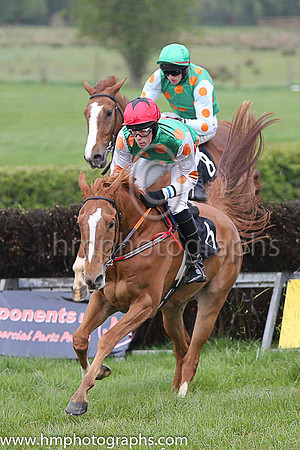 01st CALINO D'AIRY (FR) and J P O'Rourke ( 6 , EMERALD GREEN,orange spots; white,orange spots sleeves; emerald green cap ) Trainer: Donnchadh Doyle,, Owner : Syndicate Monbeg