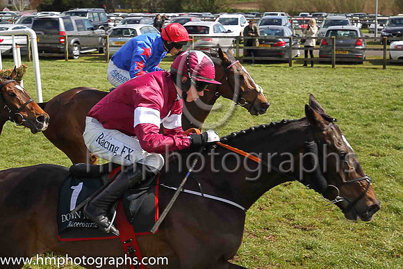 03rd Cogryhill ( 1 , maroon, white star ) and B J Cooper - Trainer : G Elliott - Owner : Gigginstown House Stud