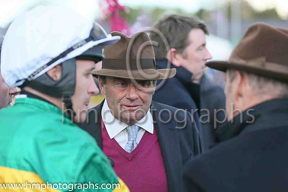 03rd My Tent Or Yours ( 3 , emerald greeen and orange hooped, white cap ) and Barry Geraghty - Trainer : Nicky Henderson