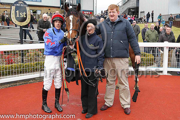 01st Kilkishen  ( 3 , royal blue, red stars on sleeves ) and Brian Hayes - Trainer : John Joseph Hanlon - Owner : Sean Hehir F O?Regan - Trainer : A Fleming - Owner : Barry Connell
