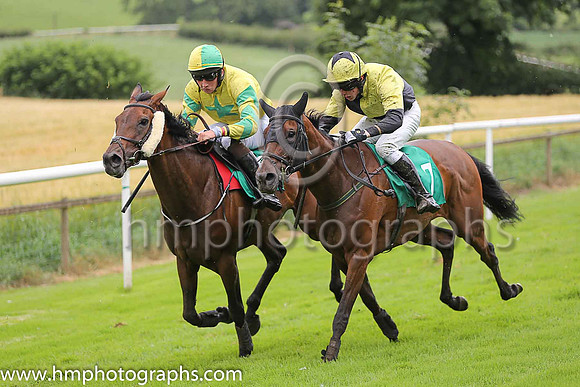 08th Knocklayde Sno Cat and W J Boyes ( 7 , black and yellow qtrd ) Trainer - S R B Crawford