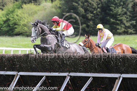 PU CHARIOT WARRIOR and G S Quinn ( 19 ,Antrim (H) - RED,yellow panel; yellow, plain sleeves; red cap,yellow star ) Trainer: Robert Brown Kerr,, Owner : James Brown Kerr