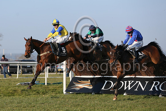 01st Kylestyle ( 4 , blue, red panel ) and G.N. Fox (3) - Trainer : F. Flood - Owner : John Nestor