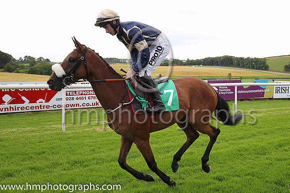 01st Miroand J W Kennedy ( 7 , dark blue, beige seams ) Trainer - G Elliott