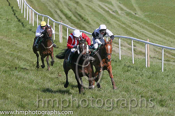 01st ANSEANACHAI CLISTE and M McConville ( 4 , RED  WHITE STRIPES; red, plain sleeves; white cap ) Trainer: Stephen McConville,, Owner : Michael McConville