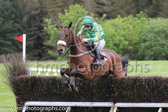 F HAZINOWINGS and M J O'Hare ( 5 , EMERALD GREEN,white stars; emerald green,yellow striped sleeves; emerald green  yellow striped cap ) Trainer: Dermot McLoughlin,, Owner : Thomas Carey