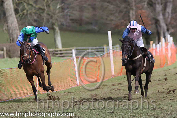 01st MOLLYKING? and M J O'Hare ( 17 , PINK; blue sleeves; pink  blue striped cap ) Trainer: J.G. Cosgrave,, Owner : Fred Mackey
