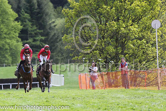 01st MAPLE MONS and B O'Neill ( 3 , RED,green chevrons; red, plain sleeves; red  green hooped cap ) Trainer: D.M. Christie,, Owner : David Charles  Arron Charles