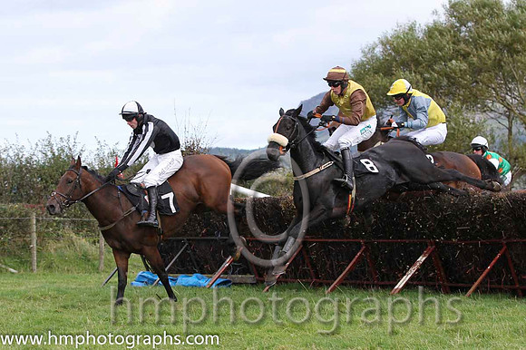 02 Tousupreme & D O'Connor - 2nd (7, black, white disc) - FT8E8272-64