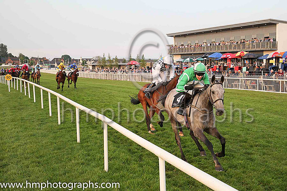 01st Bosco Di Alco (4, emerald green, white disc) and F Maguire, Trainer Miss Elizabeth Dotle, Owner Glen Howitt