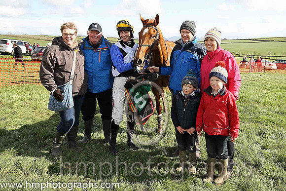 01st KINNACALLY and J C Barry ( 5 ,Antrim (H) - BLACK,white cross belts; blue sleeves; yellow cap ) Trainer: Paul McAleese,, Owner : William Logan