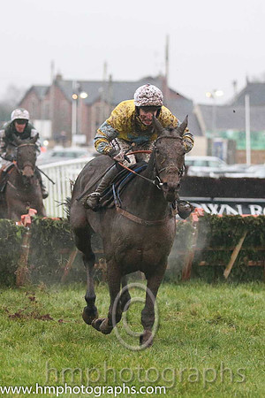 04 Bale O'Shea and Jonathan Moore - - 04th (2 ,yellow, light blue star ) Trainer - Neil McKnight