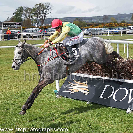 03rd Mick Thonic ( 5 , emerald green, yellow chevron ) and D N Russell - Trainer : C A Murphy - Owner : Ann Alan Potts Partnership