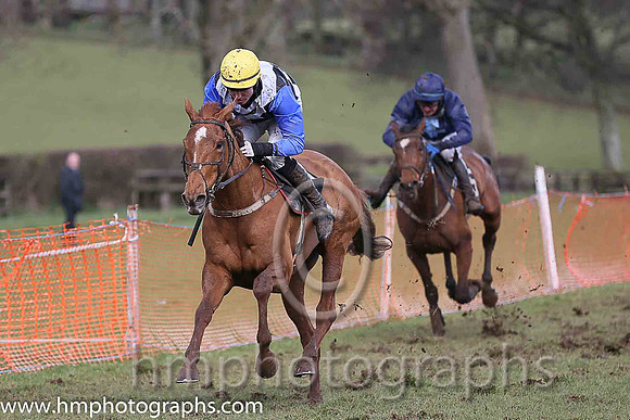 01st KINNACALLY and J C Barry ( 3 ,Antrim (H)?- BLACK,white cross belts; blue sleeves; yellow cap ) Trainer: Paul McAleese,, Owner : William Logan