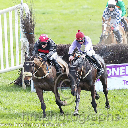 01st KAISER BLACK and J j Codd ( 19 , PURPLE,yellow diamond; purple, plain sleeves; red cap ) Trainer: P.M.J. Doyle,, Owner : Mary Doyle