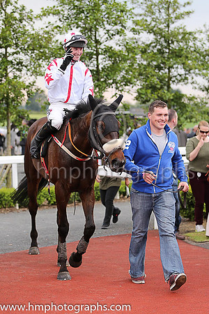 01st Wakea (4, white, red seams) and J C Barry, Trainer Karl Thornton, Owner Gary Ryan