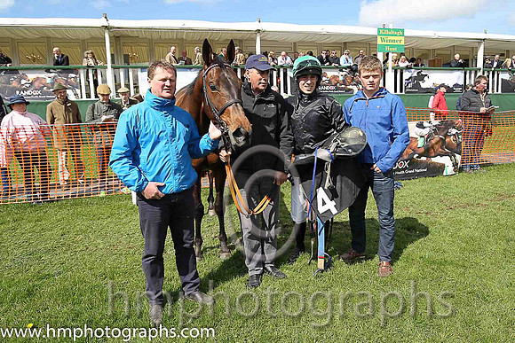 01st GETABIRD and B O'Neill ( 4 , EMERALD GREEN; emerald green,red striped sleeves; emerald green  red striped cap ) Trainer: Colin Bowe,, Owner : W.B. Connors