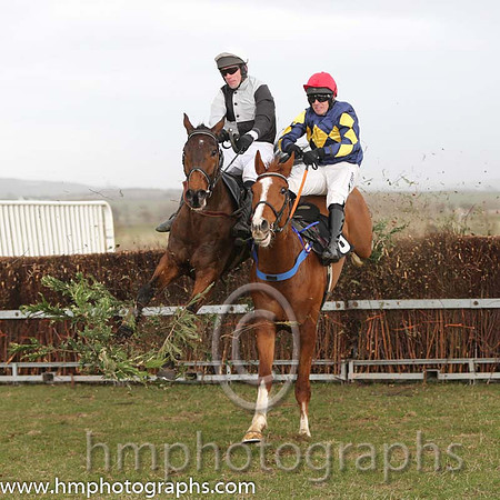 07th UR Ballycross ( 2 )  Derek O'Connor - Trainer: Colin S McKeever - black  white qtrd and 01st Bidasse ( 6 )  B O'Neill - Trainer: Colin Bowe - green, red and green stripes sleeves
