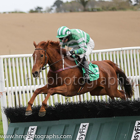 01st Mystic Princess ( 5 , emerald green and white hoops ) and D R Fox - Trainer : M M McNiff - Owner : Brendan G Flynn