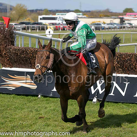 01st Mitebeall Forluck ( 6 , green, white cross sashes ) and P Townend - Trainer : A L T Moore - Owner : C Hanbury