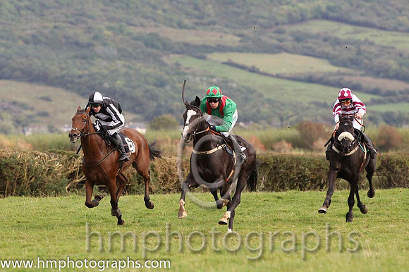 01 Chosen Dream & S Clements - winner (3, emerald green, red braces) - FT8E8365-69