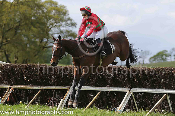 02nd FOLDUF and Ms S Larkin ( 1 , RED,emerald green chevrons; red sleeves; red  emerald green striped cap ) Trainer: Martina Dempsey,, Owner : Racing Club CAFRE (Enniskillen)
