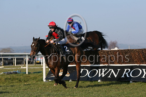 01st Kylestyle ( 4 , blue, red panel ) and G.N. Fox (3) - Trainer : F. Flood - Owner : John Nestor