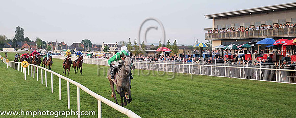 01st Bosco Di Alco (4, emerald green, white disc) and F Maguire, Trainer Miss Elizabeth Dotle, Owner Glen Howitt