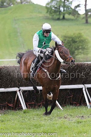 02nd SARSFIELDS LEGEND and J C Barry ( 10 ,Antrim (H) - EMERALD GREEN; white sleeves; white cap ) Trainer: Gary McGill,, Owner : Oran McGill