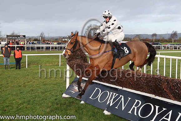 01st Moonlone Lane and J J Slevin ( 8 , white, large black spots ) Trainer - Paul Stafford , Owner - Michael Keegan