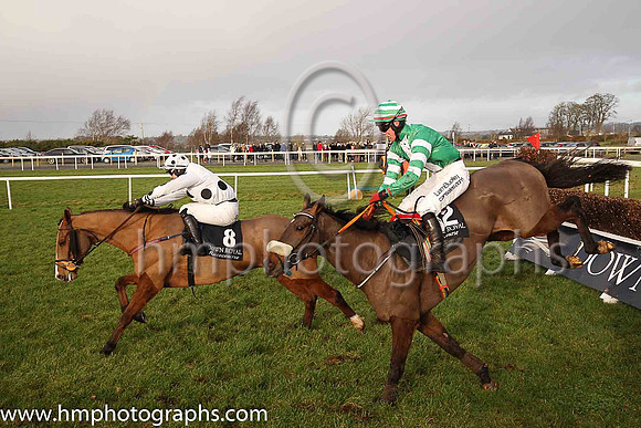 01st Moonlone Lane and J J Slevin ( 8 , white, large black spots ) Trainer - Paul Stafford , Owner - Michael Keegan