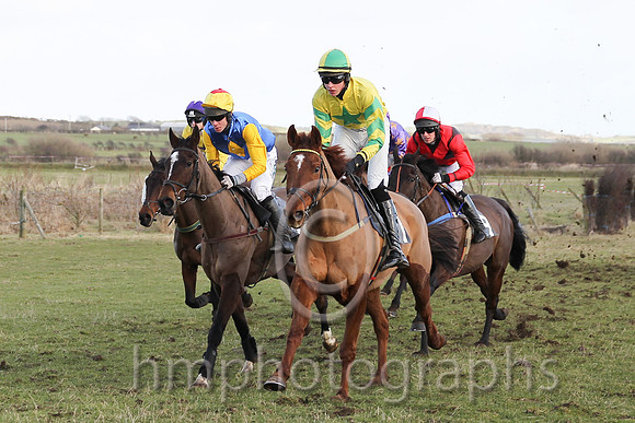 01 Muirhead  Derek O'Connor - Trainer : S R B Crawford, Blue, yellow diamond