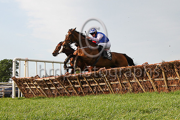 01st Misty Millie and D J Hand 7 ( 5 , blue, mauve star ) Trainer - G Donnelly , Owner - Michael Frances O?Neill