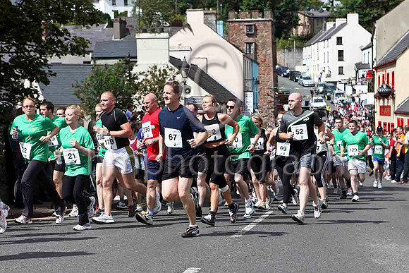 Start of 2011 Lurig Mountain Race - IMG_0047-e