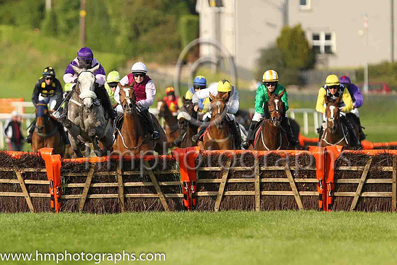 01st The Grey Lad and G.B. Noonan(7) (4 ,pink, purple diamond ), Trainer:Paul W. Flynn , Owner:Claire Kilmartin