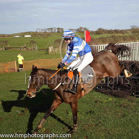 03rd LITTLE MILLIE and A J Fox ( 7 , ROYAL BLUE,white hoop; royal blue  white hooped sleeves; royal blue  white hooped cap ) Trainer: Matthew G. Quinn,, Owner : McNally, John A.