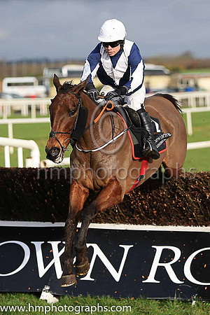 01st Holeinthewall Bar and D F O?Regan ( 2 , dark blue, white chevron ) Trainer - G Elliott , Owner - Blended Syndicate