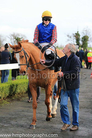 04th I?m An Izz Wizz and G N Fox ( 8 , dark blue, tartan sleeves ) Trainer - L Lennon , Owner - John Turner