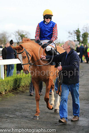 04th I?m An Izz Wizz and G N Fox ( 8 , dark blue, tartan sleeves ) Trainer - L Lennon , Owner - John Turner