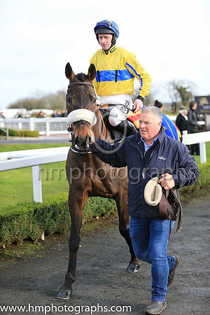 08th Presenting Beara and R Loughran ( 1 , yellow, royal blue hoop ) Trainer - Peter Fahey , Owner - Winning Ways Solar Syndicate