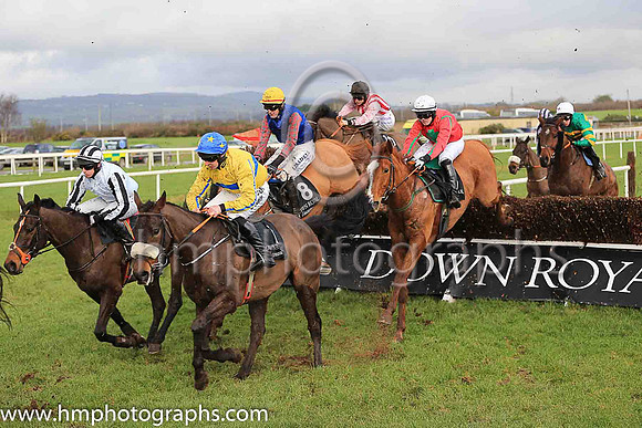 01st Honest Robber and Rachael Blackmore ( 10 , pink and red stripes ) Trainer - J J Hanlon , Owner - Mrs T C Collins