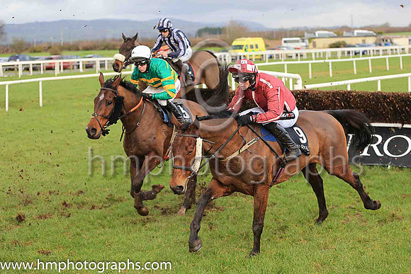 07th Witness Of Fashion and D E Mullins ( 9 , maroon, pink seams ) Trainer - Patrick Rooney , Owner - Mrs Lorraine Rooney