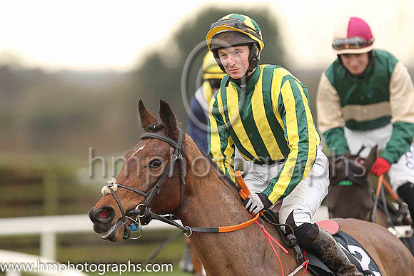 06th Pat?s Pearl and M J Bolger ( 12 , dark green and yellow stripes ) Trainer - J C McConnell , Owner - Miss Pauline A Conlon