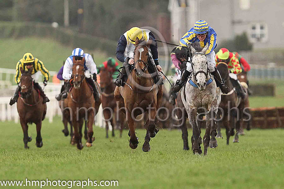 01st Indy Island and J J Slevin ( 11 , royal blue, yellow panel ) Trainer - S R B Crawford , Owner - John Gilmour