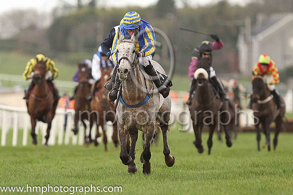 01st Indy Island and J J Slevin ( 11 , royal blue, yellow panel ) Trainer - S R B Crawford , Owner - John Gilmour