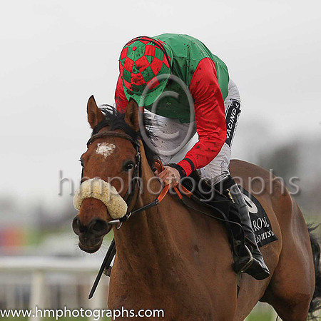 09th Lyreen Lad and R Walsh ( 6 , emerald green, red sleeves ) Trainer - A J Martin , Owner - Lyreen Syndicate