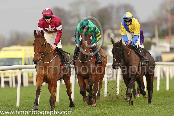 01st Charlie Stout and P E Corbett ( 3 , royal blue and yellow halved ) Trainer - Shane Nolan , Owner - Barry Potts