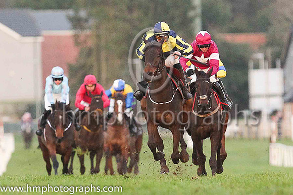 01st Last Minute Man and Mr J J Codd ( 5 , dark blue and yellow qtrd ) Trainer - G Elliott , Owner - Paul  Clare Rooney Partnership