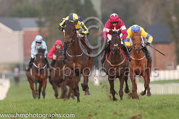01st Last Minute Man and Mr J J Codd ( 5 , dark blue and yellow qtrd ) Trainer - G Elliott , Owner - Paul  Clare Rooney Partnership